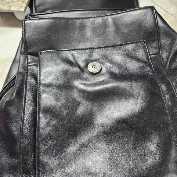 Violetta Black Leather Women's Backpack - Picture 5 of 6